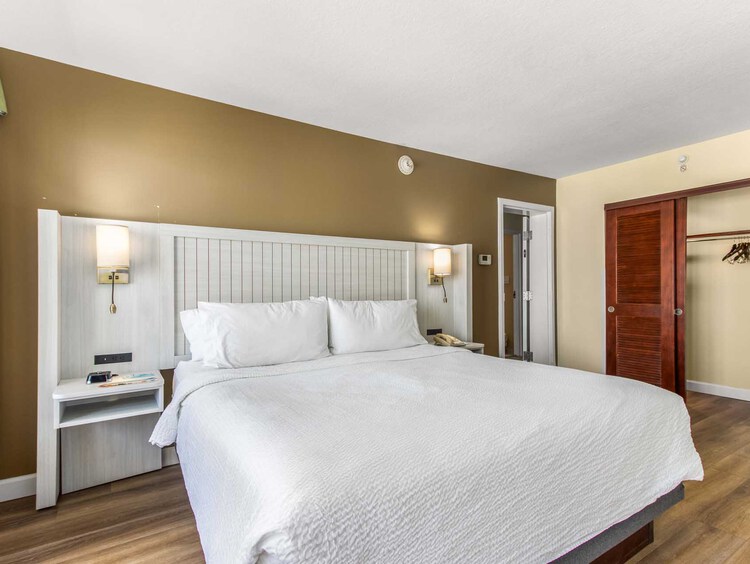 King bed room