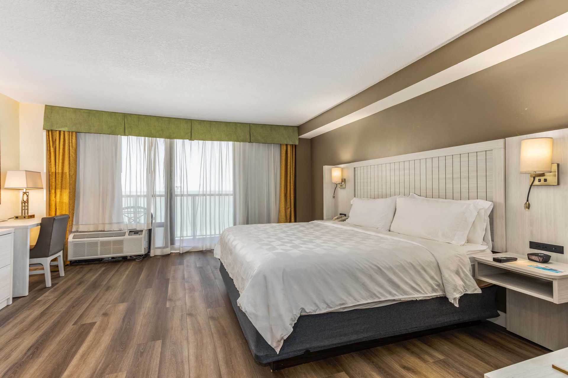 King standard room with private balcony